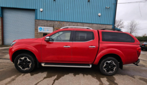 2019 Nissan Navara 2.3 Dci Tekna 4WD Euro 6 (s/s) 4dr in Red — image 5