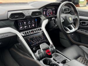 2020 Lamborghini Urus 4.0 V8 Biturbo in Orange — image 2
