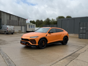 2020 Lamborghini Urus 4.0 V8 Biturbo in Orange — image 3