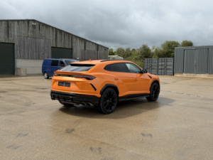 2020 Lamborghini Urus 4.0 V8 Biturbo in Orange — image 4