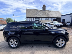 2018 Land Rover Discovery Sport Ed4 Hse in Black — image 6