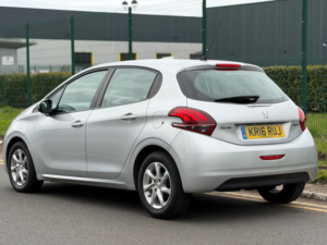 2016 Peugeot 208 1.6 Bluehdi Active Euro 6 5dr in Silver — image 4