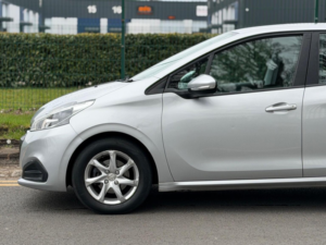 2016 Peugeot 208 1.6 Bluehdi Active Euro 6 5dr in Silver — image 5