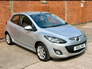 2011 Mazda Mazda2 1.3 Tamura Euro 5 5dr in Silver — image 2