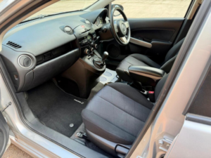 2011 Mazda Mazda2 1.3 Tamura Euro 5 5dr in Silver — image 6