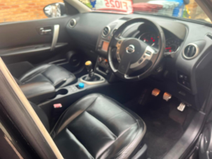 2011 Nissan Qashqai+2 1.5 Dci Tekna 2WD Euro 5 5dr in Black — image 5