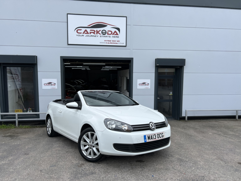 2013 Volkswagen Golf 1.6 Tdi Bluemotion Tech Se in White — image 1