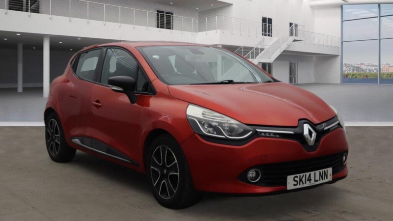 2014 Renault Clio 1.2 16v Dynamique Medianav Euro 5 5dr in Red — image 1