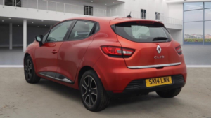 2014 Renault Clio 1.2 16v Dynamique Medianav Euro 5 5dr in Red — image 4