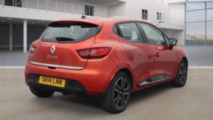 2014 Renault Clio 1.2 16v Dynamique Medianav Euro 5 5dr in Red — image 5