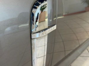 2010 Jaguar Xf 3.0 D V6 Luxury in Grey — image 5