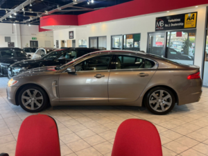 2010 Jaguar Xf 3.0 D V6 Luxury in Grey — image 6