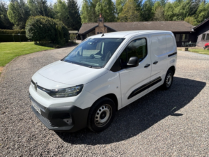 2024 Citroen Berlingo 1.5 Bluehdi 1000 Enterprise M in White — image 2