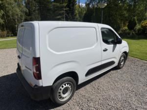 2024 Citroen Berlingo 1.5 Bluehdi 1000 Enterprise M in White — image 6