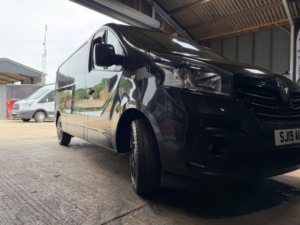 2019 Renault Trafic 1.6 Dci 29 Sport Nav Lwb Standard Roof Euro 6 5dr in Black — image 2