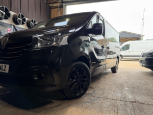 2019 Renault Trafic 1.6 Dci 29 Sport Nav Lwb Standard Roof Euro 6 5dr in Black — image 3