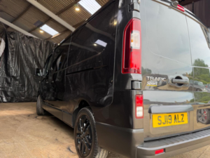 2019 Renault Trafic 1.6 Dci 29 Sport Nav Lwb Standard Roof Euro 6 5dr in Black — image 4