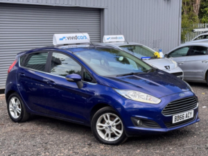 2016 Ford Fiesta 1.25 Zetec Euro 6 5dr in Blue — image 2