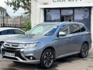 2016 Mitsubishi Outlander 2.0h 12kwh Gx5h CVT 4WD Euro 6 (s/s) 5dr in Grey — image 3