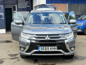 2016 Mitsubishi Outlander 2.0h 12kwh Gx5h CVT 4WD Euro 6 (s/s) 5dr in Grey — image 5