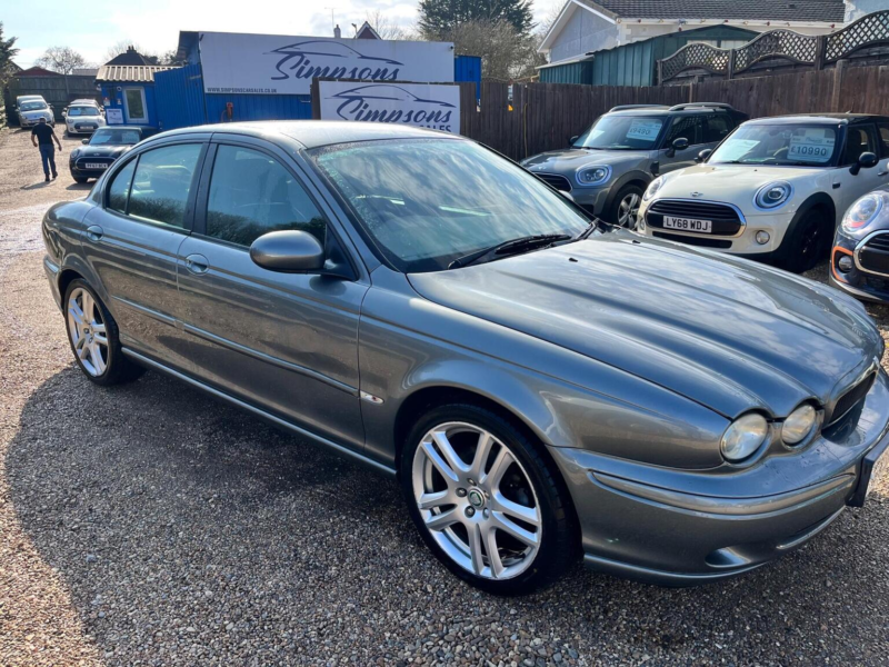 2005 Jaguar X-Type 2.5 V6 Sport Premium (awd) 4dr in Grey — image 1