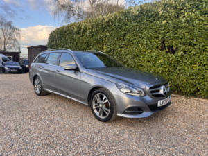 2013 Mercedes-Benz E Class 2.1 E220 Cdi Se in Silver — image 2