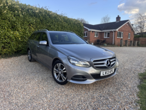 2013 Mercedes-Benz E Class 2.1 E220 Cdi Se in Silver — image 3