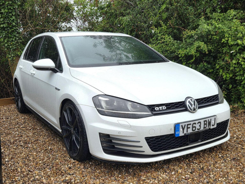 2013 Volkswagen Golf 2.0 Tdi Bluemotion Tech Gtd Euro 6 (s/s) 5dr in White — image 1