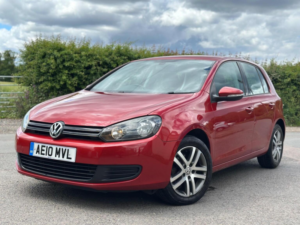 2010 Volkswagen Golf 1.6 Tdi Se Euro 5 5dr in Red — image 2