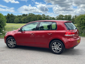 2010 Volkswagen Golf 1.6 Tdi Se Euro 5 5dr in Red — image 5