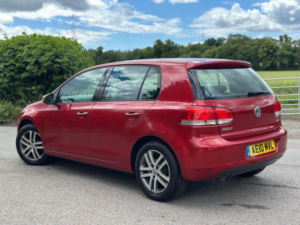 2010 Volkswagen Golf 1.6 Tdi Se Euro 5 5dr in Red — image 6