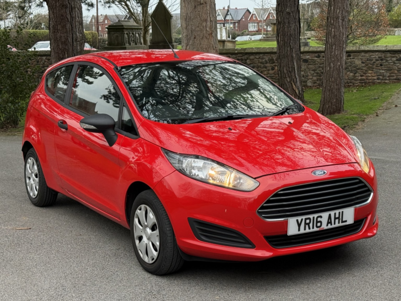 2016 Ford Fiesta 1.3 Studio in Red — image 1