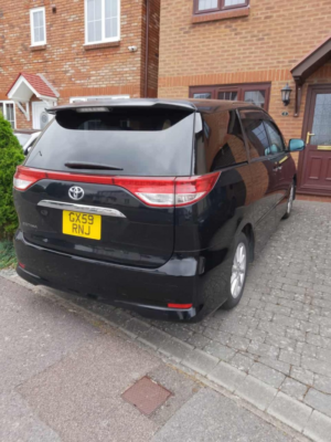 2009 Toyota Estima 2.4 Auto in Black — image 3