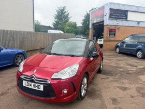 2014 Citroen Ds3 1.2 Vti Dsign Plus in Red — image 2
