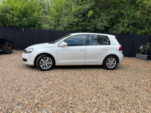 2010 Volkswagen Golf 1.6 Tdi Bluemotion Tech Se Euro 5 (s/s) 5dr in White — image 2