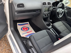 2010 Volkswagen Golf 1.6 Tdi Bluemotion Tech Se Euro 5 (s/s) 5dr in White — image 5