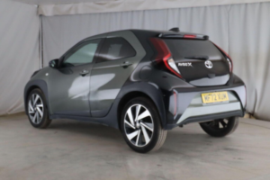 2022 Toyota Aygo X 1.0 Vvt-I Edge Euro 6 (s/s) 5dr in Green — image 2