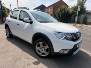 2017 Dacia Sandero Stepway 1.5 Dci Ambiance Euro 6 (s/s) 5dr in White — image 4
