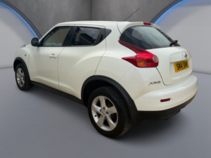 2014 Nissan Juke 1.6 Visia in White — image 6