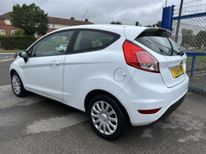 2014 Ford Fiesta 1.2 Style in White — image 3