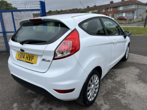 2014 Ford Fiesta 1.2 Style in White — image 4