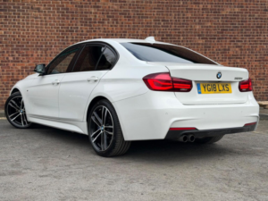 2018 BMW 3 Series 2.0 320i M Sport Shadow Edition Auto Euro 6 (s/s) 4dr in White — image 3