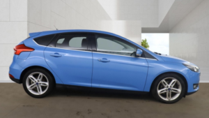 2017 Ford Focus 1.0 T Ecoboost Zetec in Blue — image 5