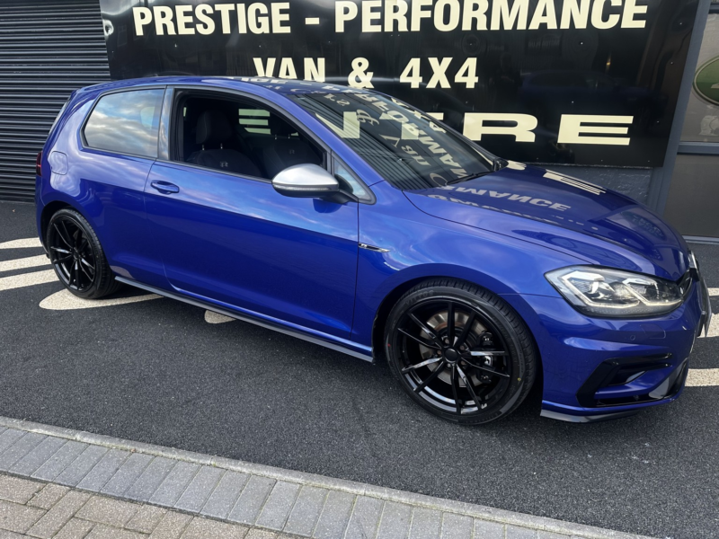 2018 Volkswagen Golf 2.0 Tsi R in Blue — image 1