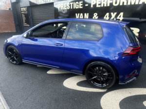 2018 Volkswagen Golf 2.0 Tsi R in Blue — image 5