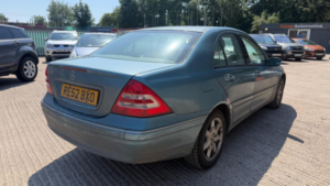 2002 Mercedes-Benz C Class 2.6 C240 Elegance Se 4dr in Blue — image 3