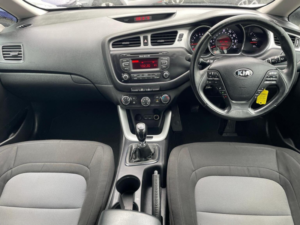 2013 Kia Ceed 1.6 Crdi Ecodynamics 2 Euro 5 (s/s) 5dr in Silver — image 3