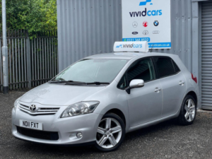 2011 Toyota Auris 1.6 V-Matic Sr Euro 5 5dr in Silver — image 2