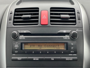 2011 Toyota Auris 1.6 V-Matic Sr Euro 5 5dr in Silver — image 4