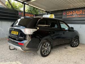 2014 Mitsubishi Outlander 2.2 Di-D Gx3 in Black — image 5